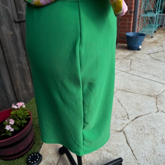Classic Concepts Green Midi Pencil Skirt with Tie Front - Picture 4 of 9